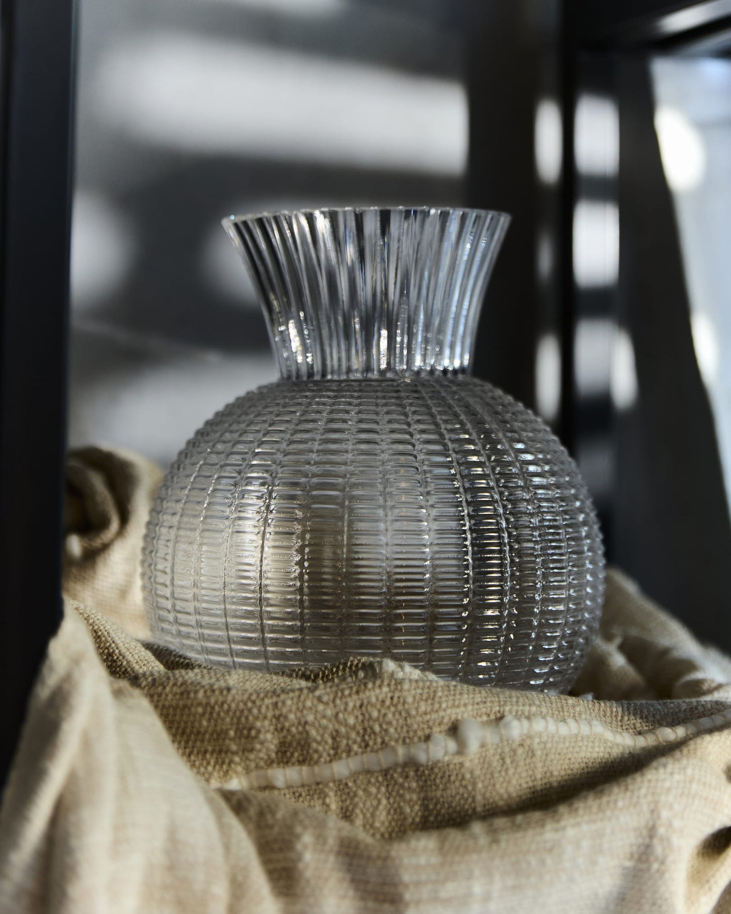 LUMIÈRE GLOBE VASE (SMALL)